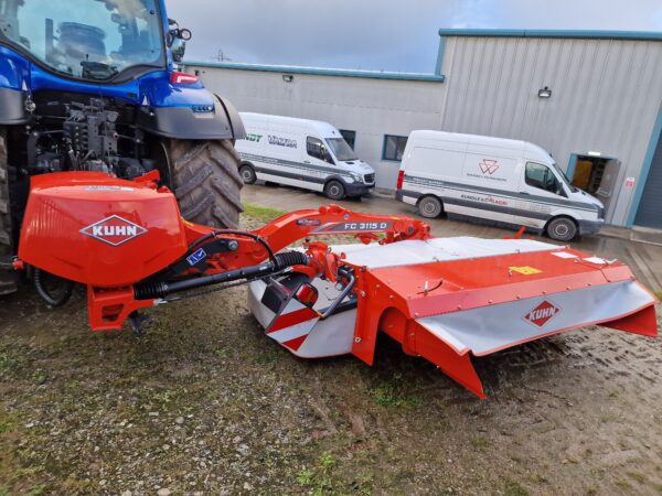 Kuhn FC3115D mounted rear mower conditioner