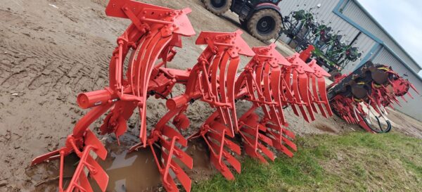 Kuhn Vari Master 123 non stop hydraulic 5 furrow plough