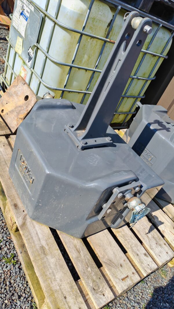 Fendt 1250KG from ballast weight