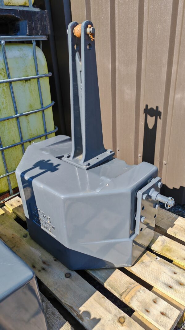 Fendt 870kg front ballast weight