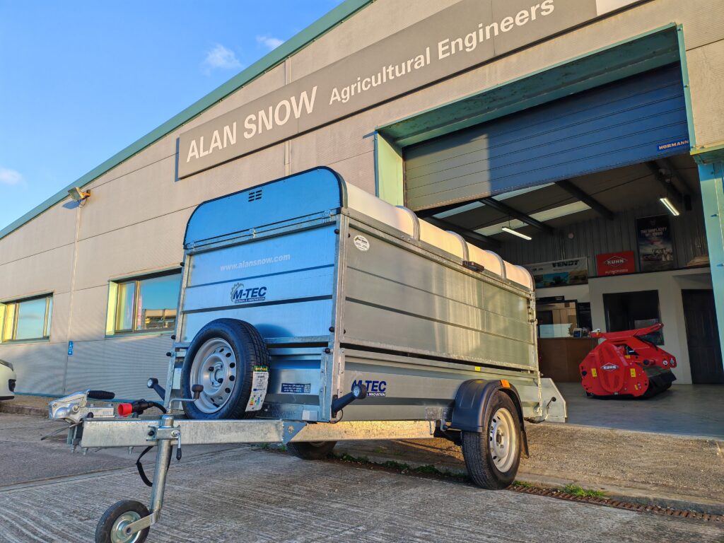 M-TEC Single Axle Canopy Trailer